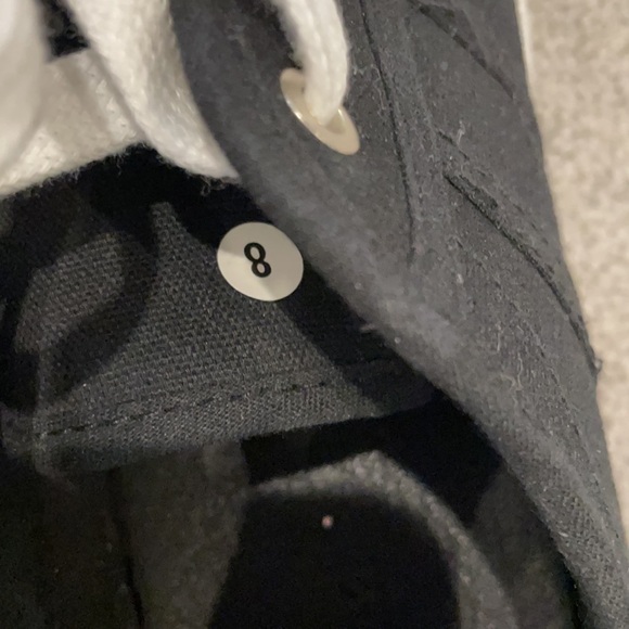 Forever 21 black and white canvas platform shoes. Size 8 in women’s - Picture 7 of 7